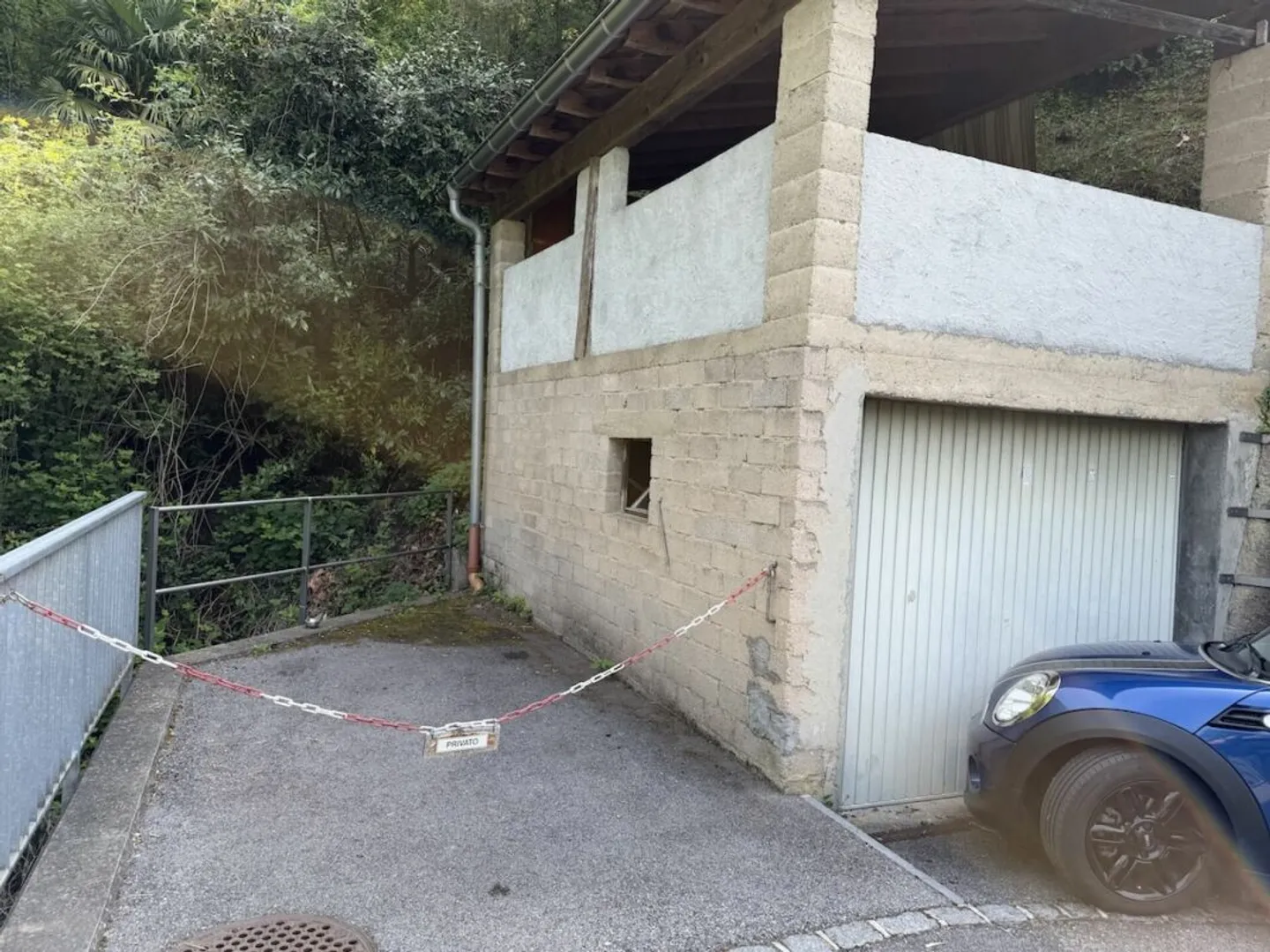 House with a separate apartment and lake view - Photo 13 of 13