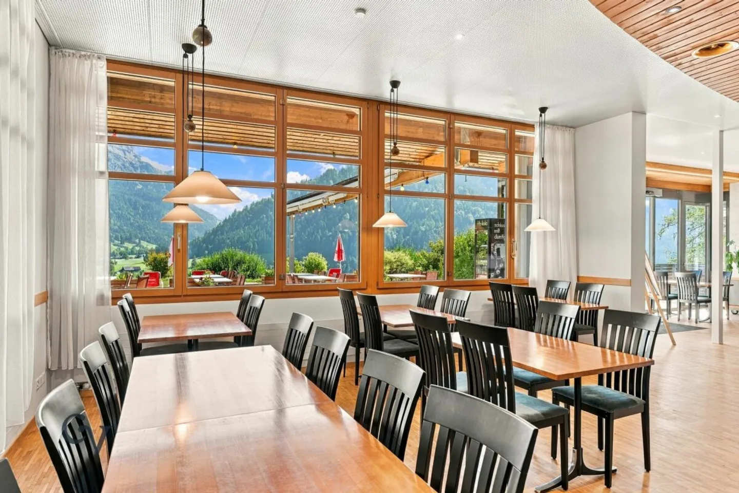 Traditional Eigenthalerhof - Excursion restaurant at the foot of Pilatus for lease - Photo 7 of 13
