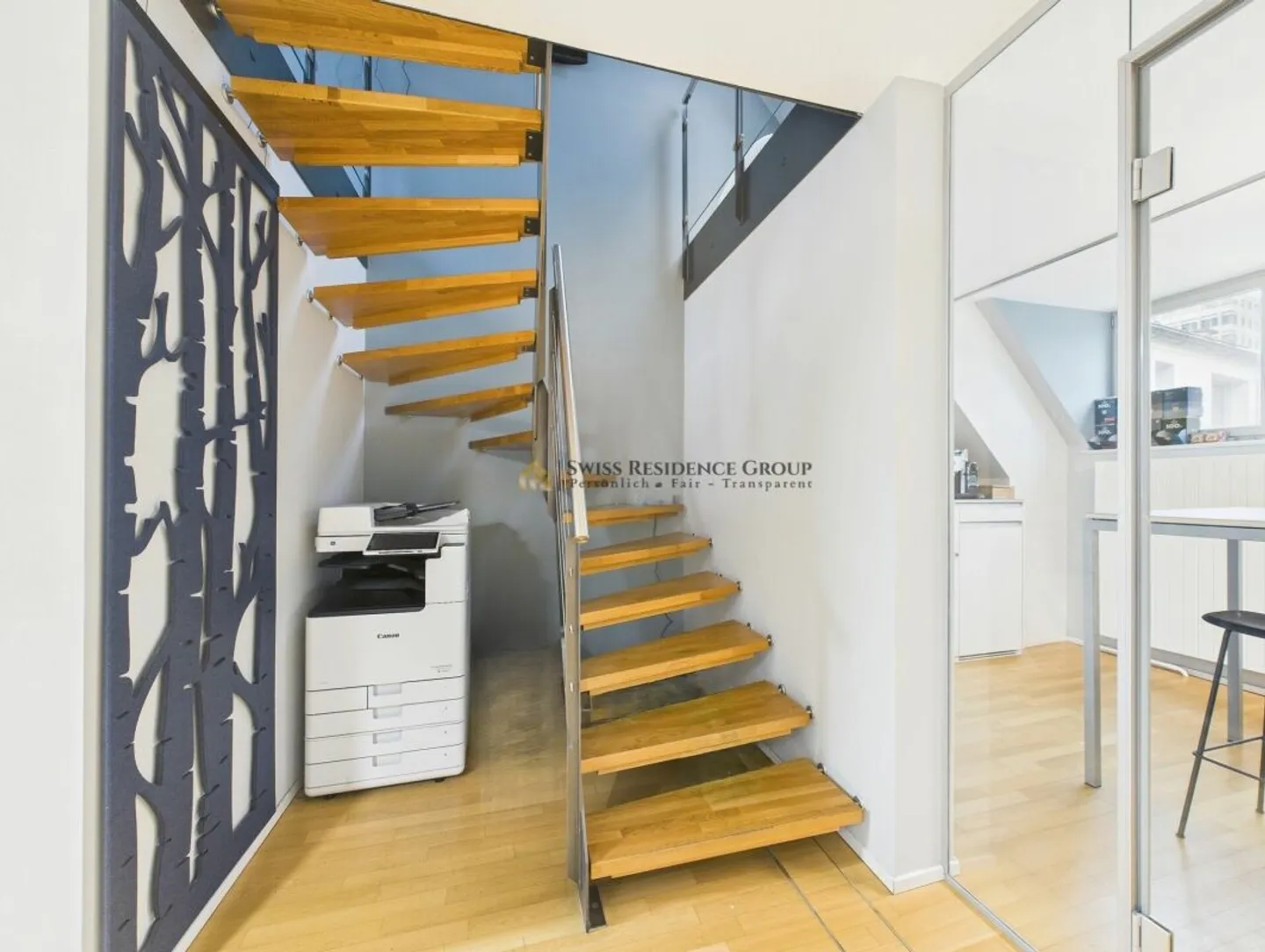 Ufficio centrale su due piani - modernamente attrezzato con vista sui tetti della città - Foto 4 di 11