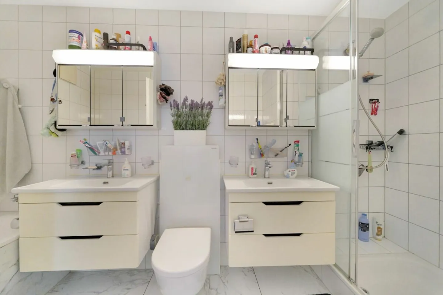 Renovated 4.5-room apartment in a central location in Flamatt - Photo 5 of 13