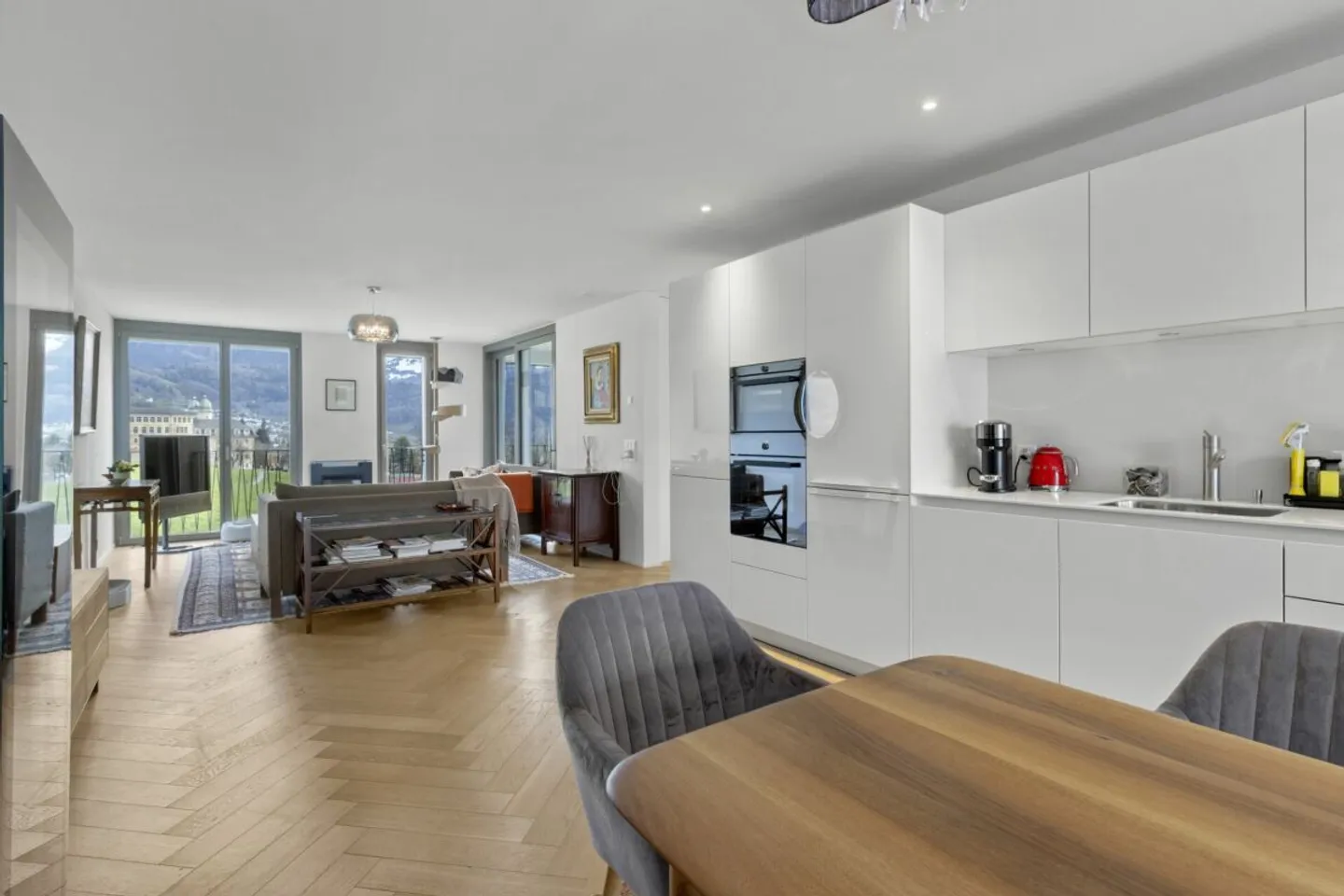 Modernes Apartment mit Seeblick - Foto 2 von 9