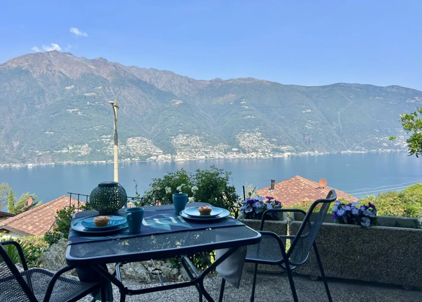 ITALIEN - Lago Maggiore, Nähe Schweizer Grenze, Doppelhaushälfte mit Seesicht - Foto 2 von 13