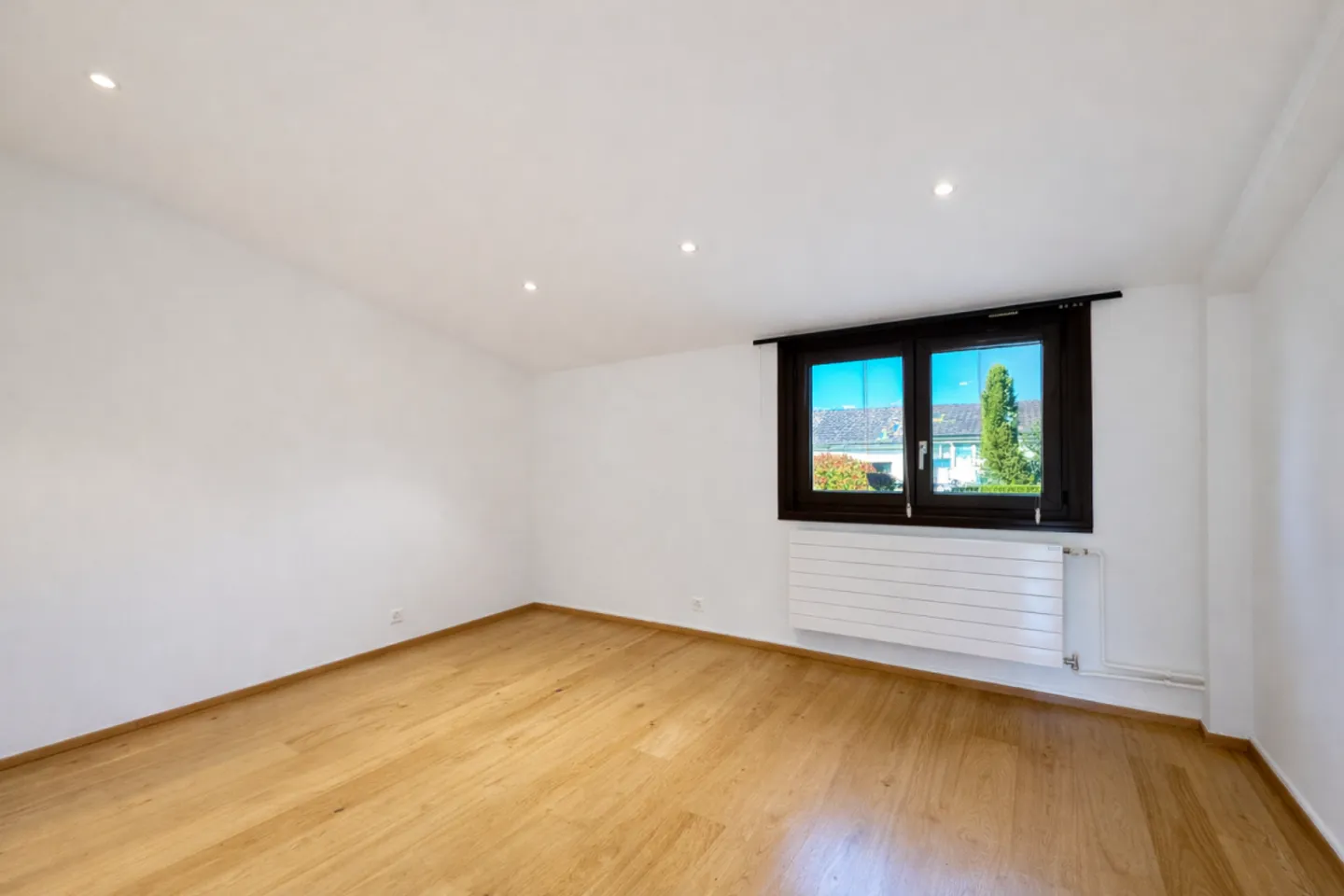 Charmante freistehende Villa mit Pool in Chavannes-des-Bois - Foto 8 von 13