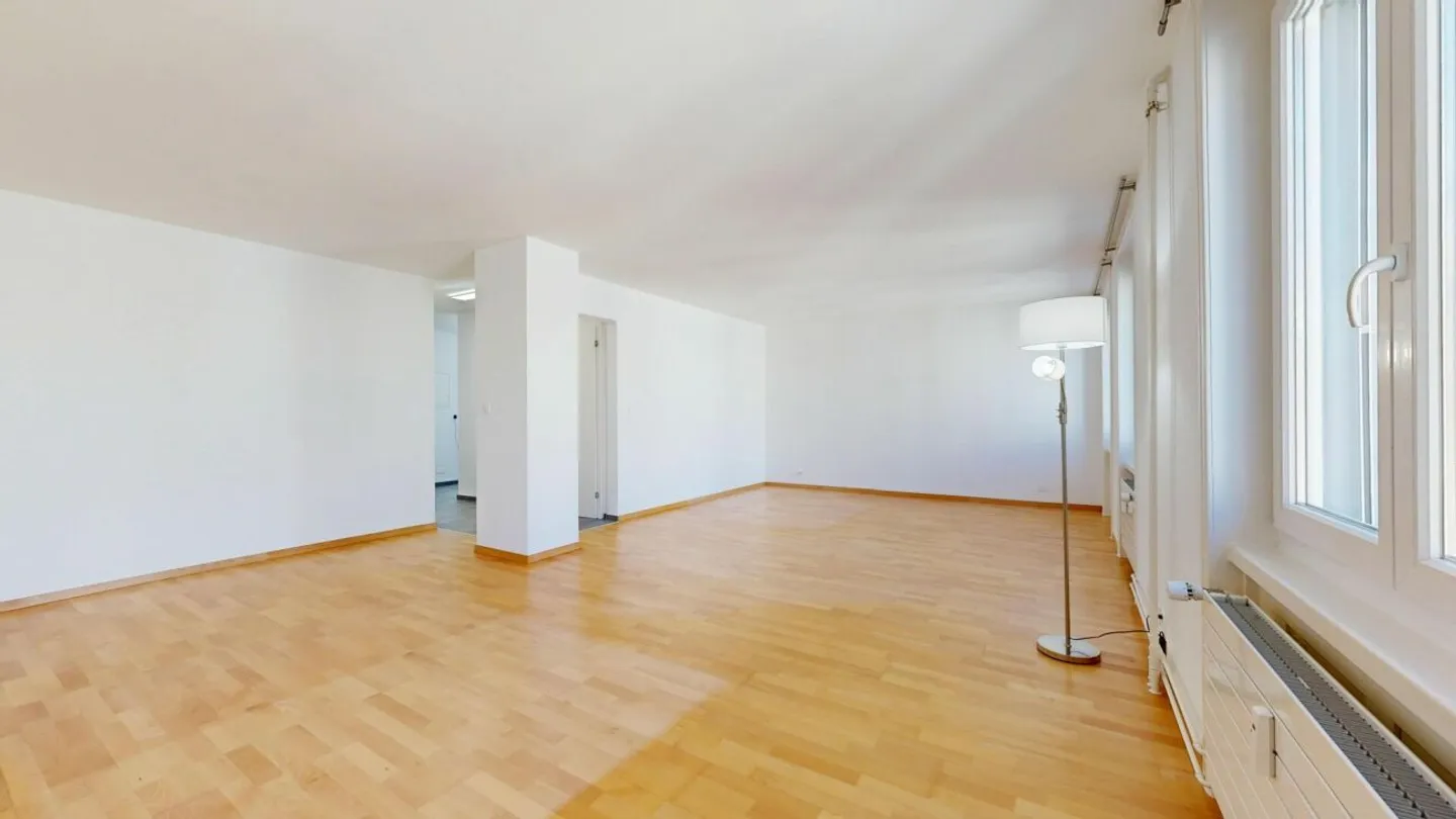Grosszügige 2,5-Zimmer-Wohnung in Basel - Foto 2 von 13