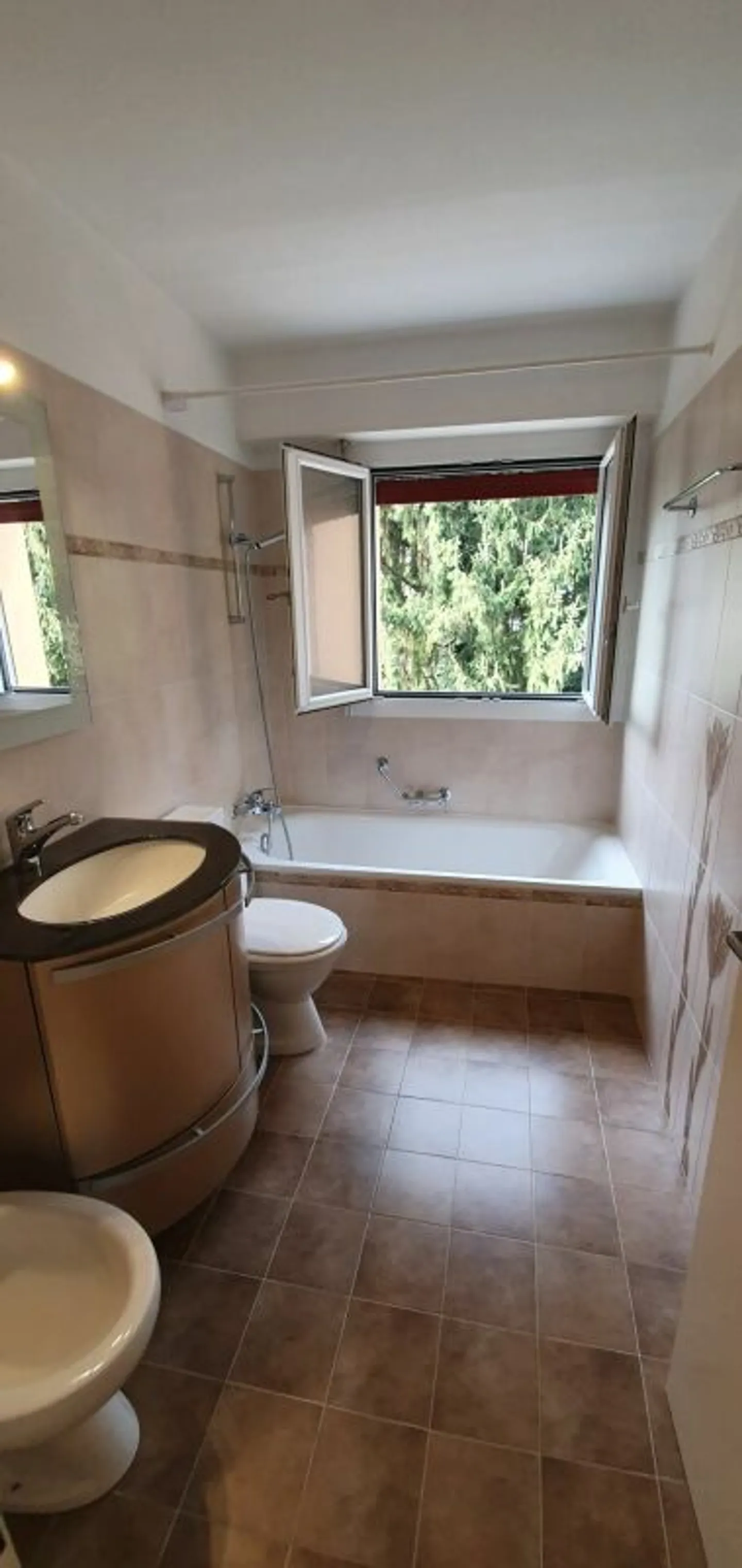 Appartement lumineux et bien structuré - Photo 8 sur 12