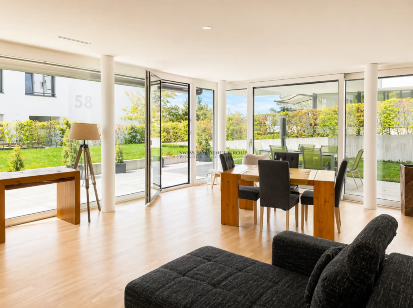 Modern 3.5 room apartment in Zollikon awaits you! - Photo 3 of 13