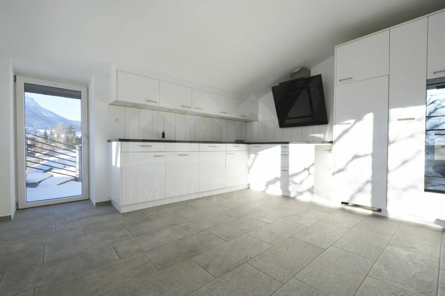 Incantevole appartamento mansardato di 4 1/2 locali con galleria e terrazza - Foto 4 di 12