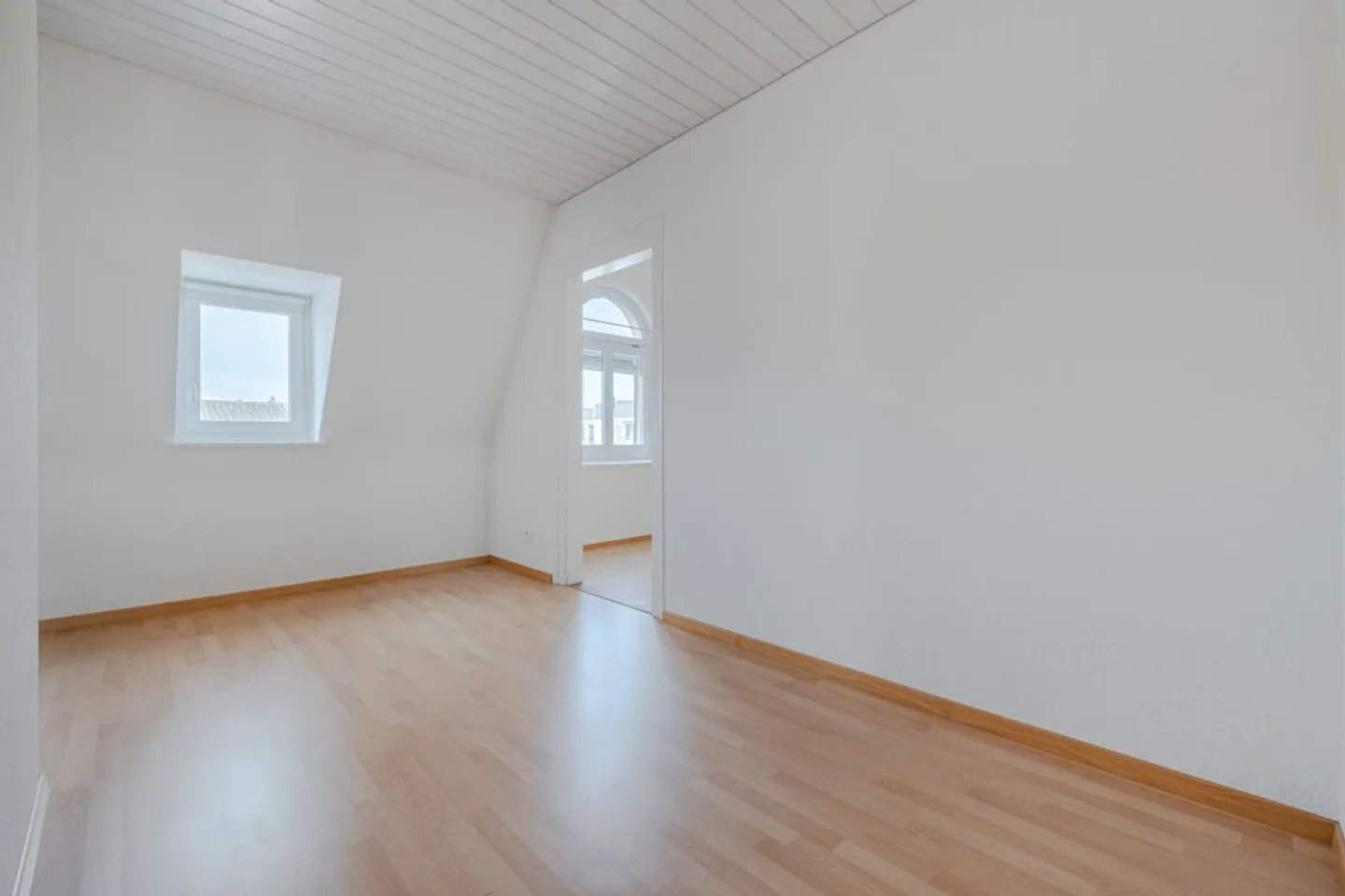 Einzigartige Dachwohnung in Seenähe - Photo 9 sur 13