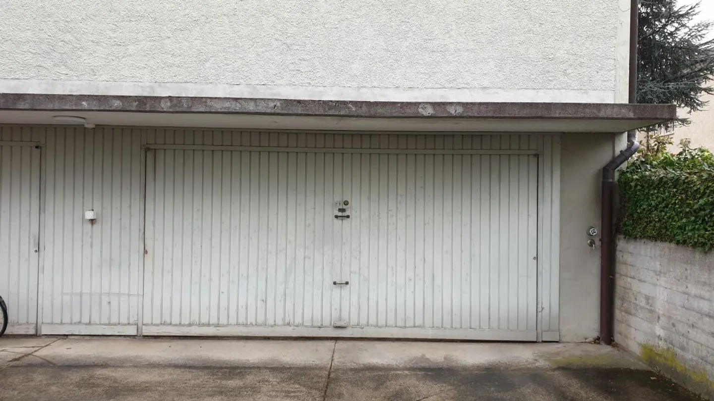 Place de garage dans un garage double - Photo 3 sur 3