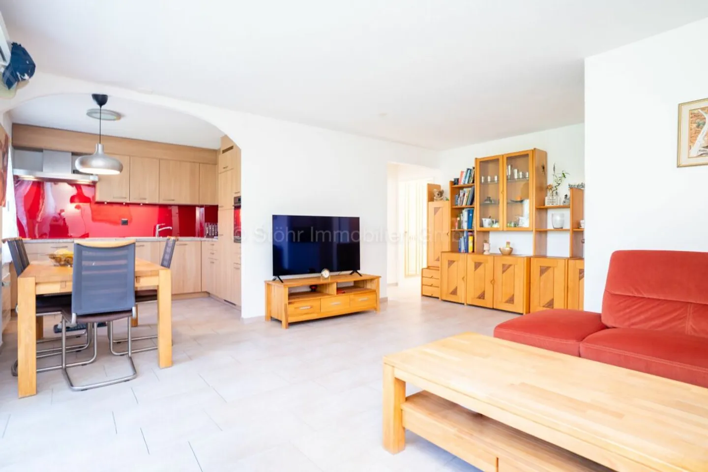 Appartamento 3.5 locali al piano rialzato con balcone e locali accessori versatili - Foto 4 di 13