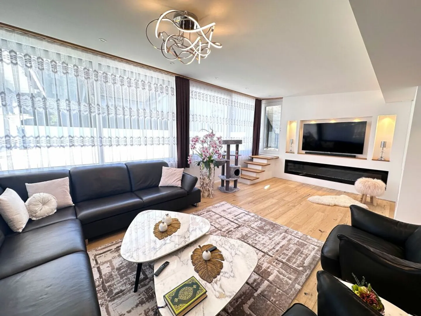 Vivre généreusement, utiliser de manière flexible - avec piscine et espace commercial - Photo 5 sur 12
