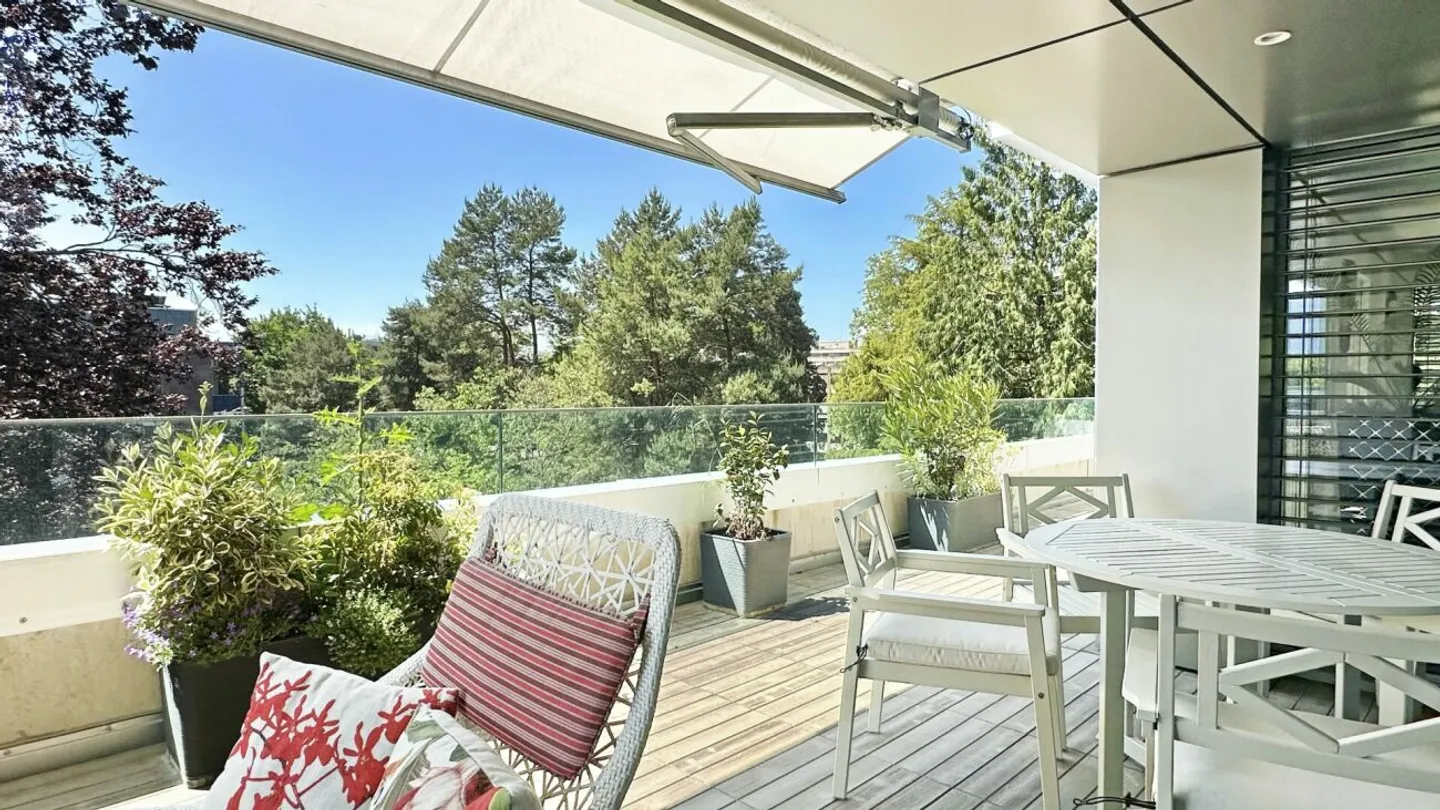Magnificent apartment with terrace and view on the 5th floor - Photo 1 of 13