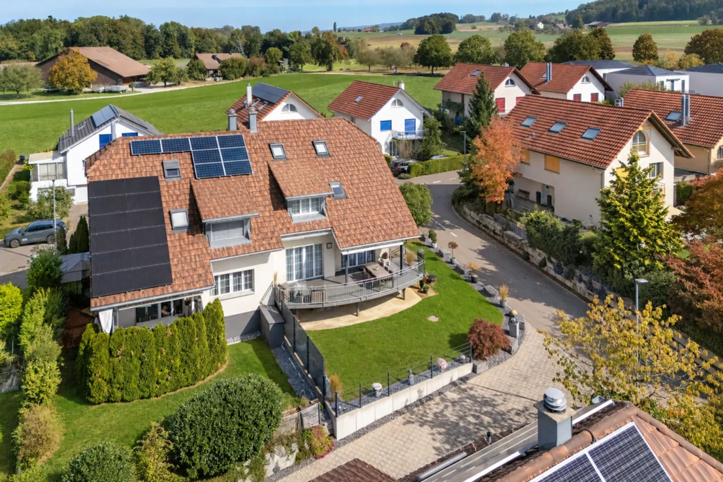 A Home to Feel Good - Well-Maintained House with Garden in a Quiet Location - Photo 2 of 13