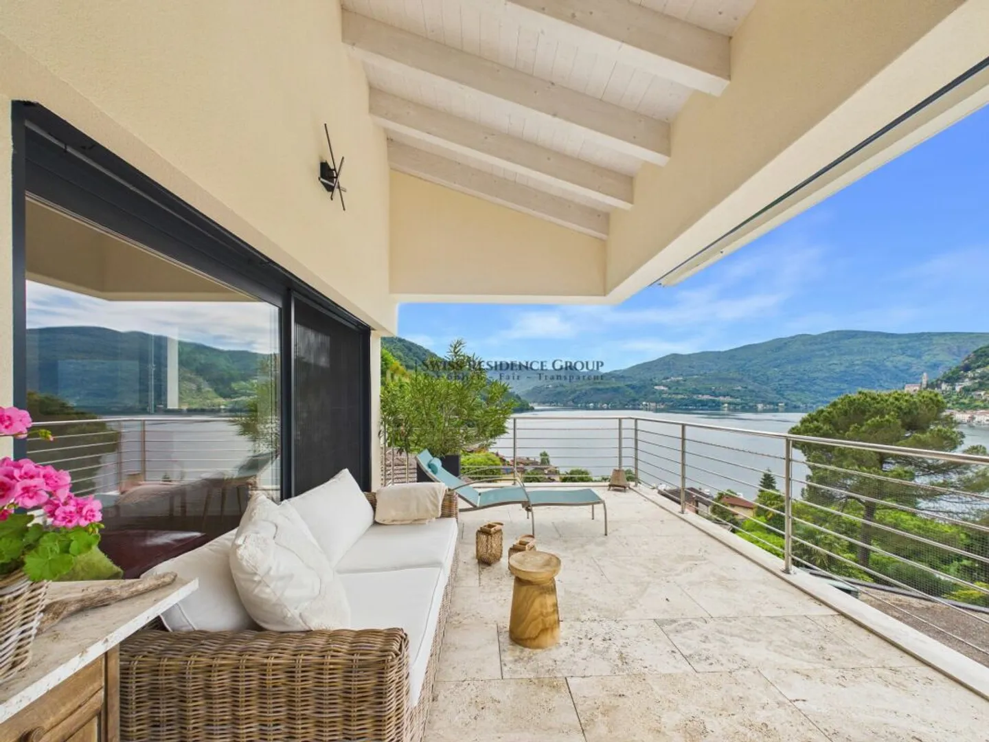 Prestigious modern villa with private spa and lake view in Brusino Arsizio - Photo 1 of 13