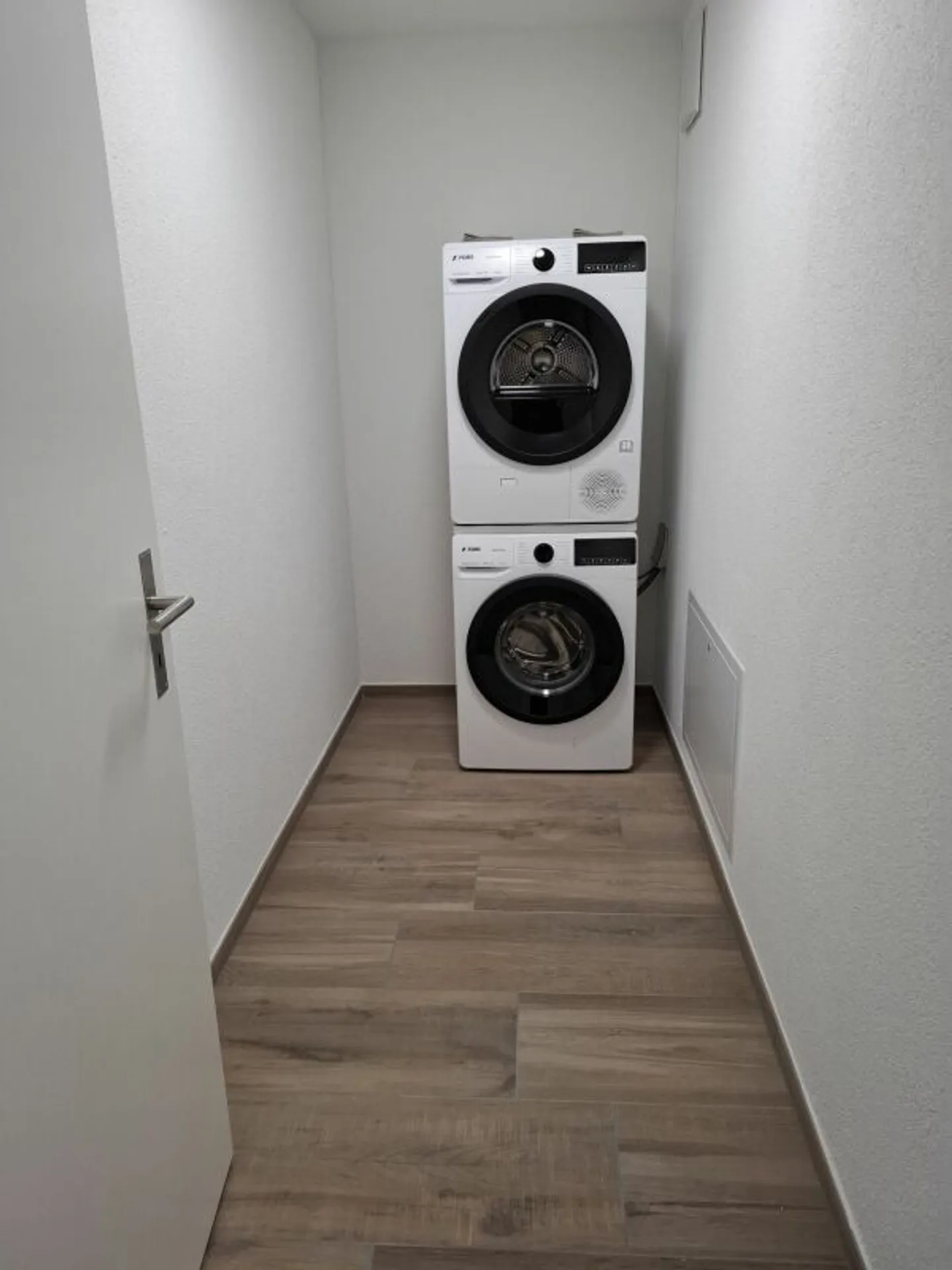 Appartamento di 3.5 locali come nuovo e moderno con balcone al 2° piano - Foto 9 di 12