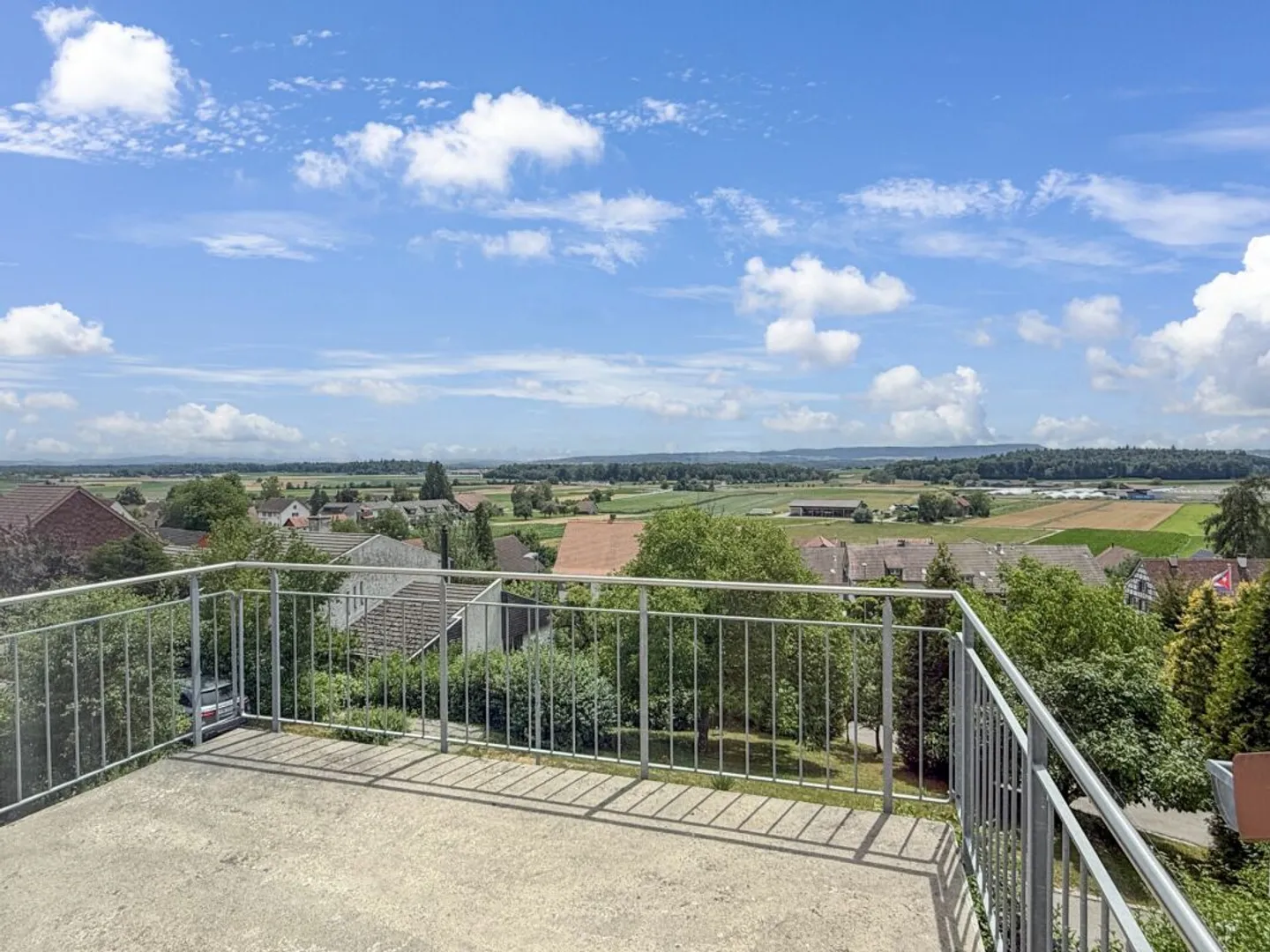 Maison individuelle de 5½ pièces en pleine propriété dans le meilleur emplacement avec vue - Photo 2 sur 13