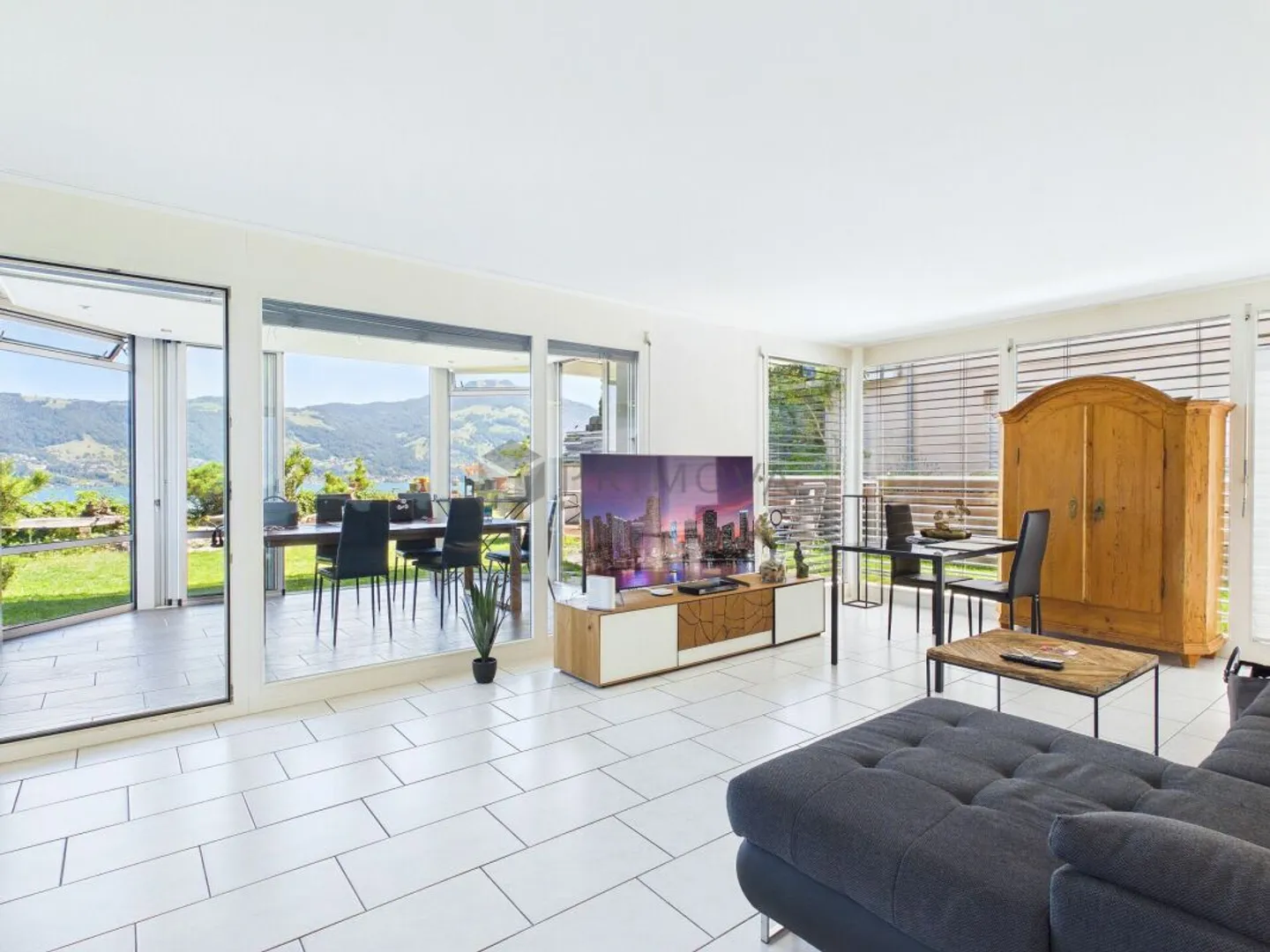 Ihre privates Paradies mit grandioser Aussicht und Garten - Photo 3 sur 13