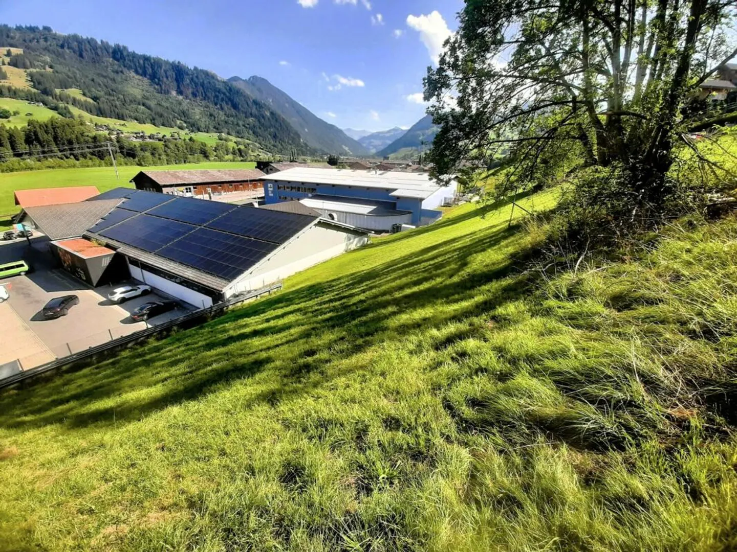 Teilerschlossenes Bauland an sonniger Hanglage in Zweisimmen BE - Foto 8 di 10