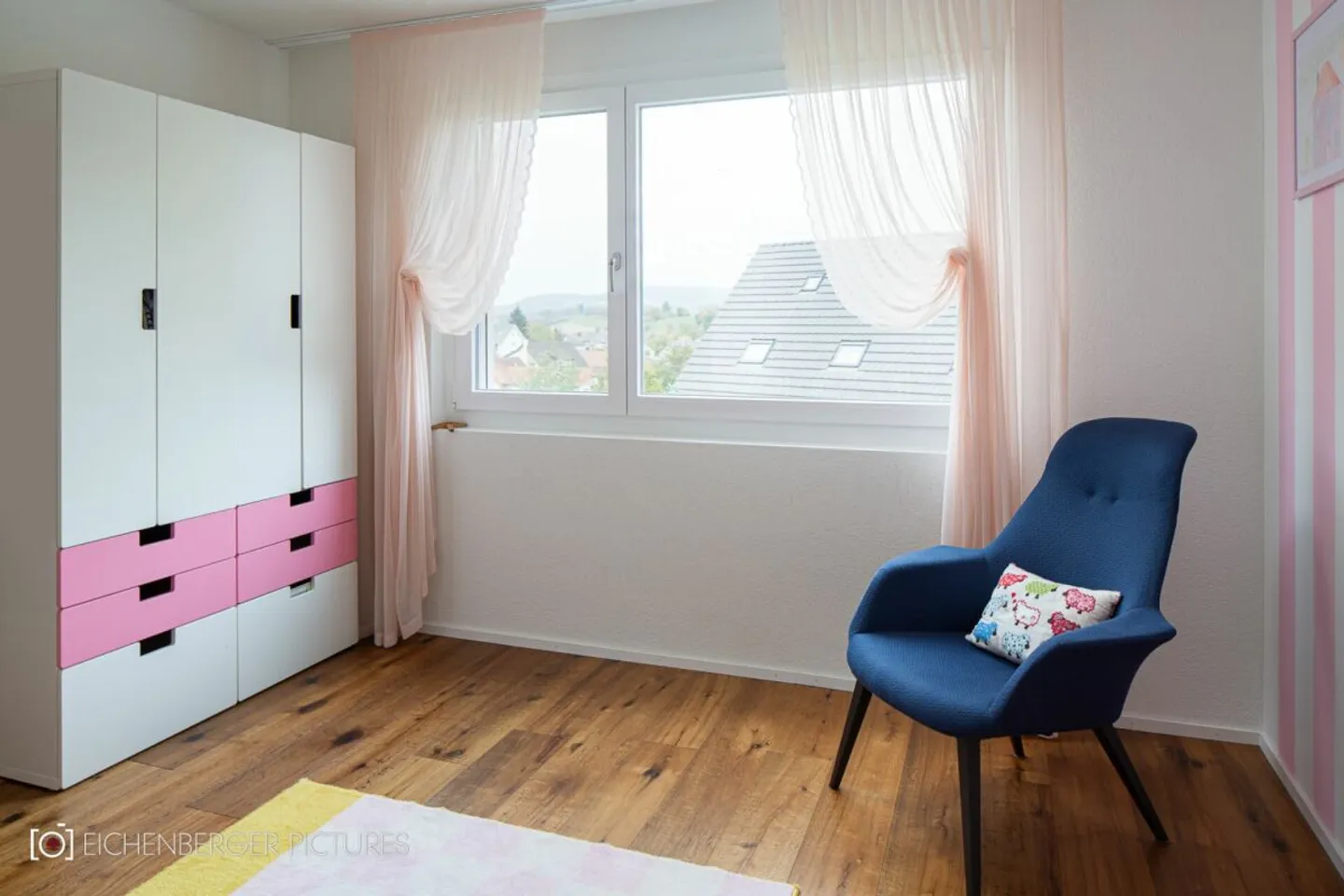 High-quality single-family home in Zeihen - elevated location, plenty of privacy & beautiful views - Photo 6 of 12