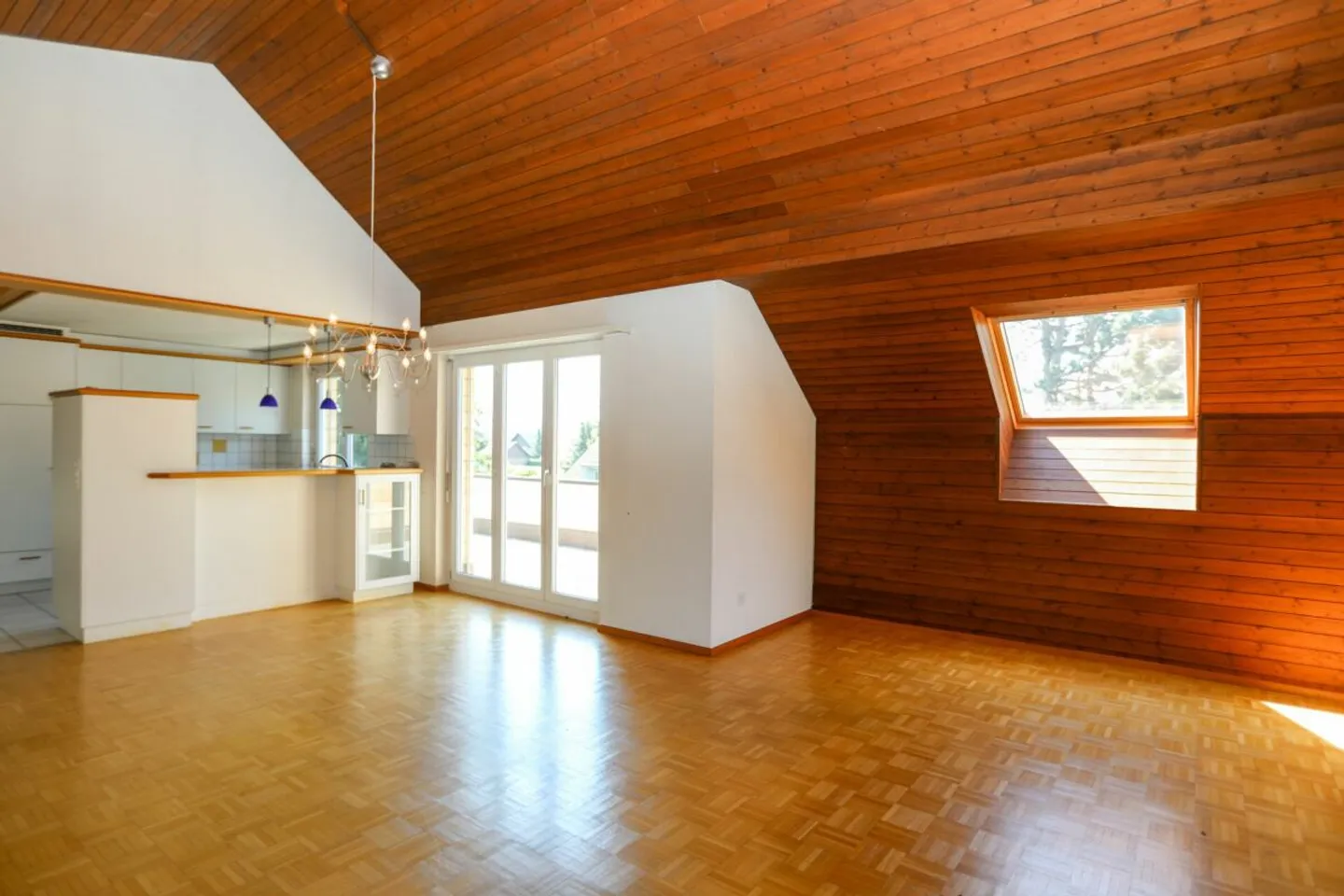 Penthouse spacieux avec terrasse ensoleillée à Weinfelden - Photo 1 sur 12