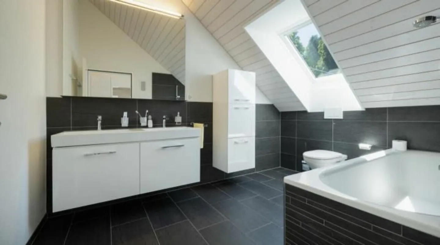 Pure Panorama! 4.5 Room Maisonette with Far-Reaching Views - Photo 8 of 9