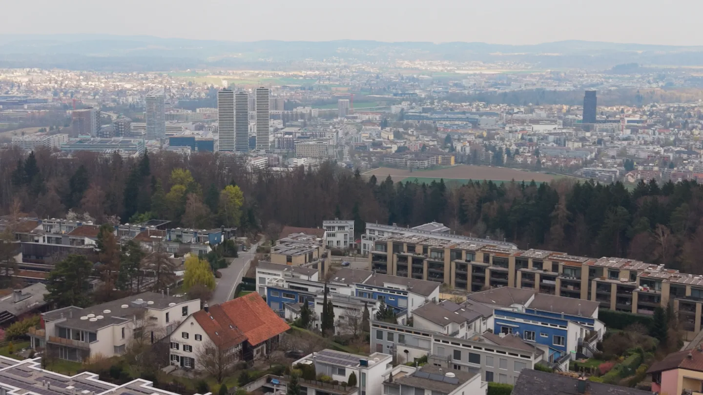 Maison de ville architecturale avec espace, lumière et intimité à Gockhausen - Photo 12 sur 13