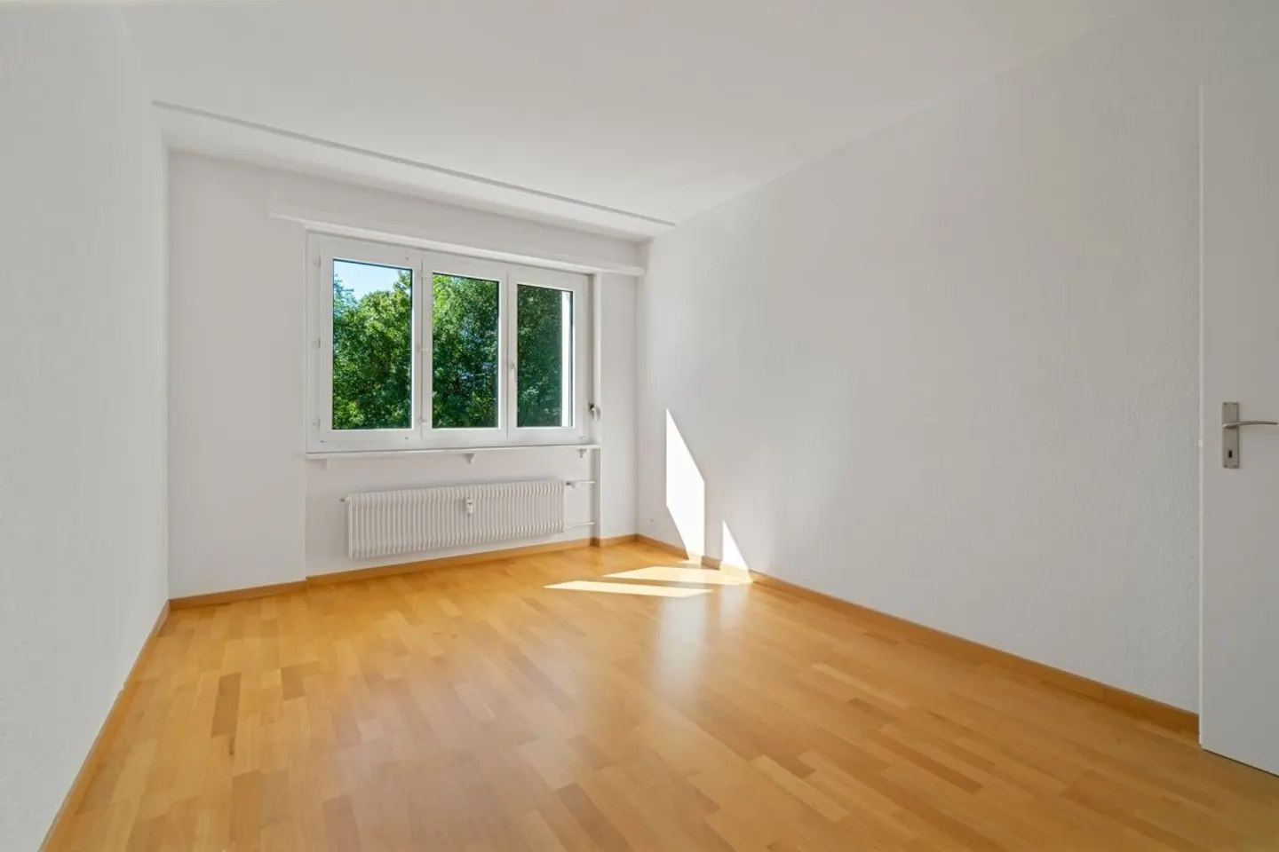 Geräumige 4-Zimmerwohnung mit Balkon - Foto 3 von 8