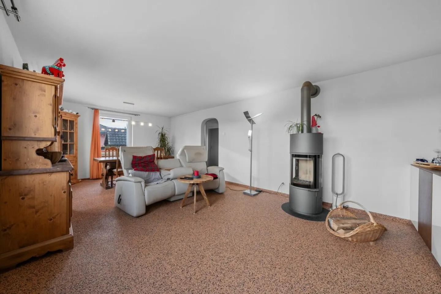 SPACIOUS LIVING - Photo 4 of 11