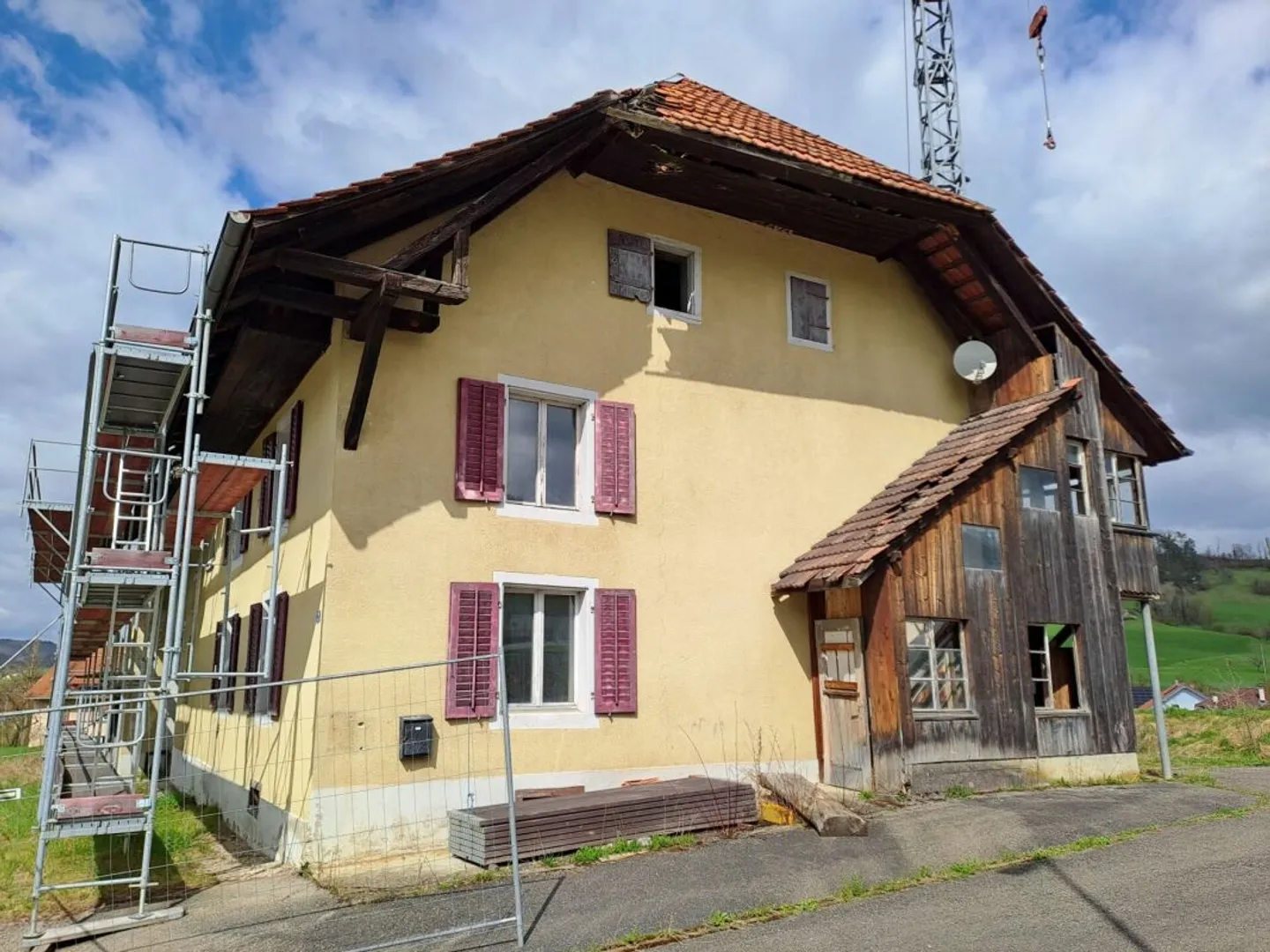 Vecchia fattoria con grande appezzamento - Foto 1 di 10