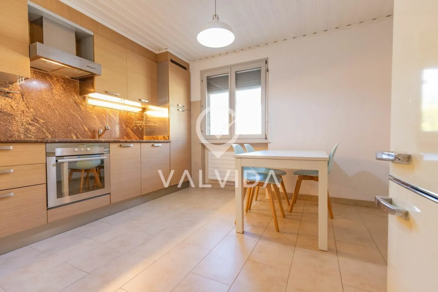 Ihr neues Zuhause mit Wintergarten und Gartenidylle in Leuk-Susten - Foto 4 von 13