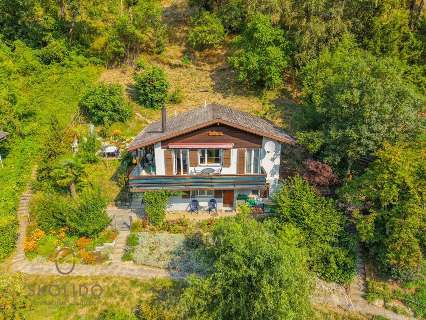 Idyllisches Chalet in mitten der schweizer Alpen mit Umschwung - Foto 1 von 13