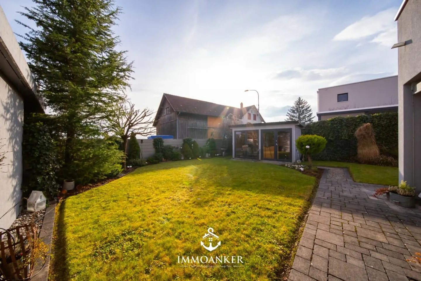 Stilvolles Einfamilienhaus mit Pool - Foto 2 von 12