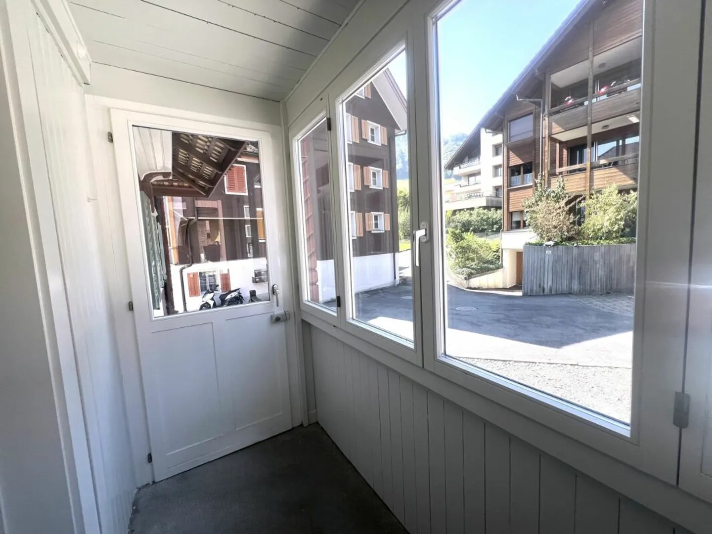 Appartement 3.5 pièces élégant dans un immeuble résidentiel historique - Photo 11 sur 13