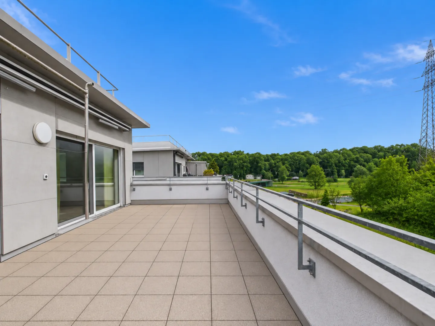 Appartamento attico esclusivo, grande terrazza, con vista sul campo da golf - Foto 1 di 13