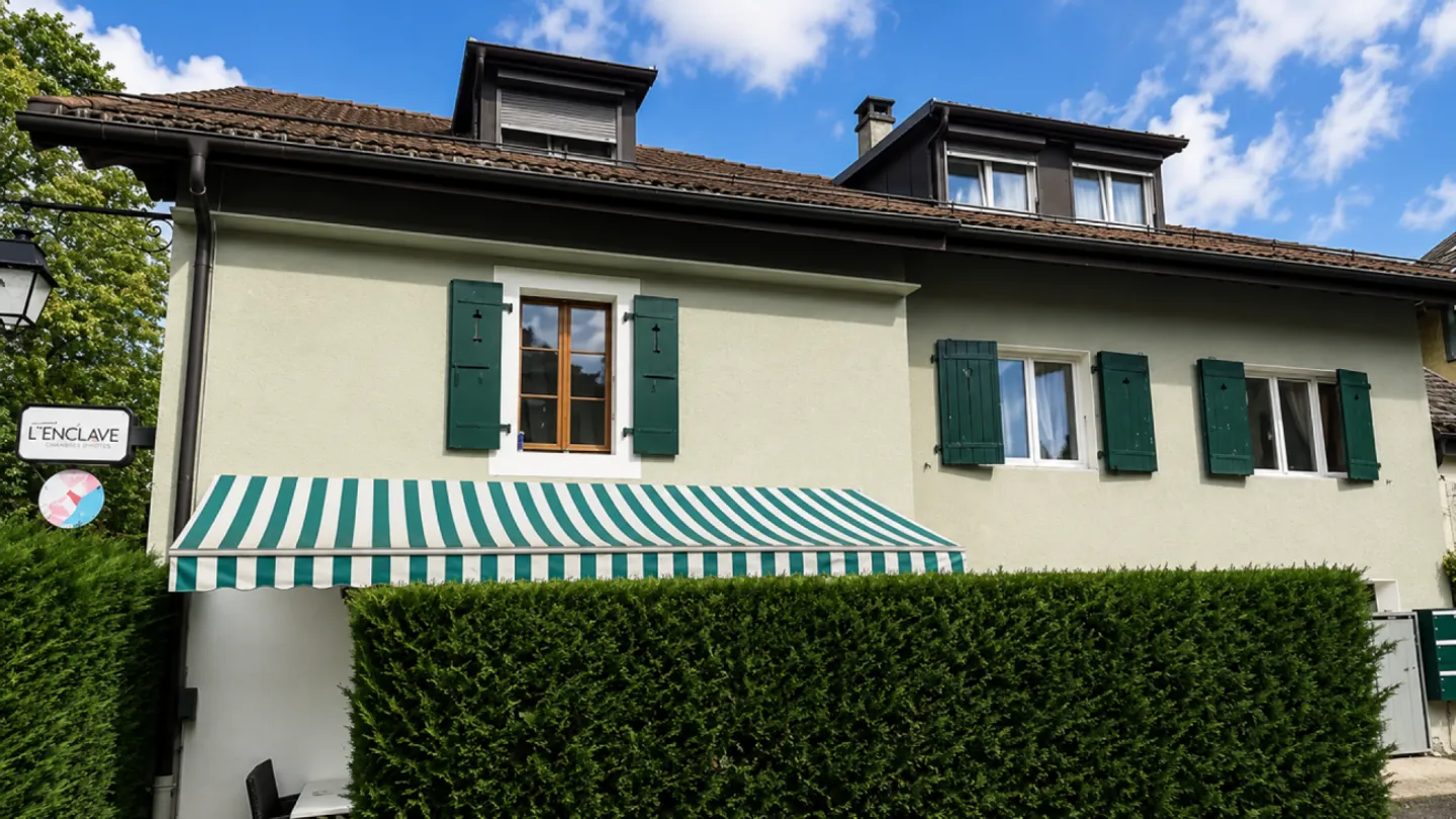 Rental investment building in the heart of Céligny - Photo 2 of 13