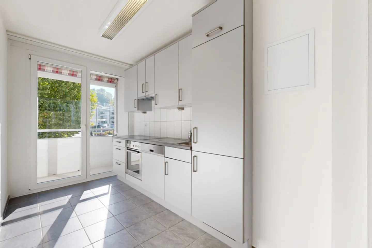 Vivere comodamente in una posizione centrale - con balcone e ascensore - Foto 4 di 12