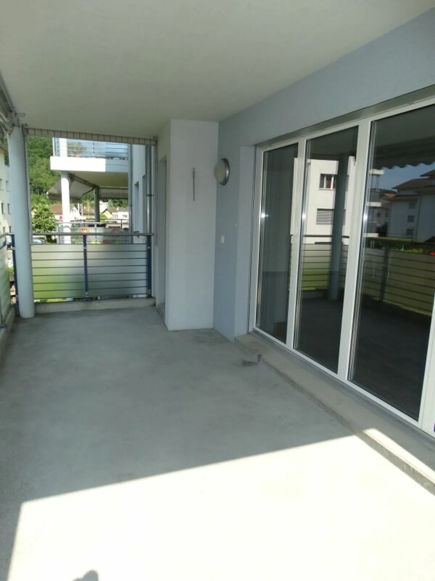 Vivere in uno standard di proprietà con questo spazioso appartamento di 4,5 stanze - Foto 8 di 11