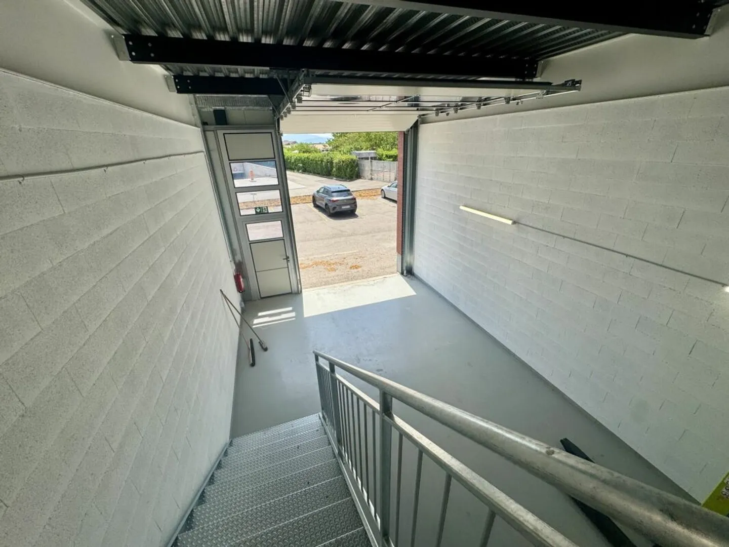 Craft or industrial hall on two levels - Photo 3 of 7