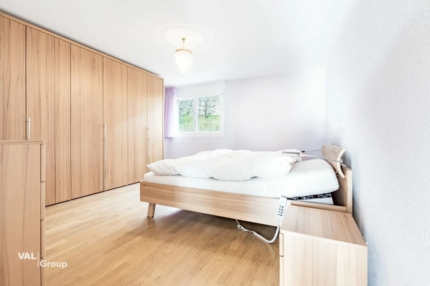 Elegant Penthouse with Alpine View - Photo 5 of 11