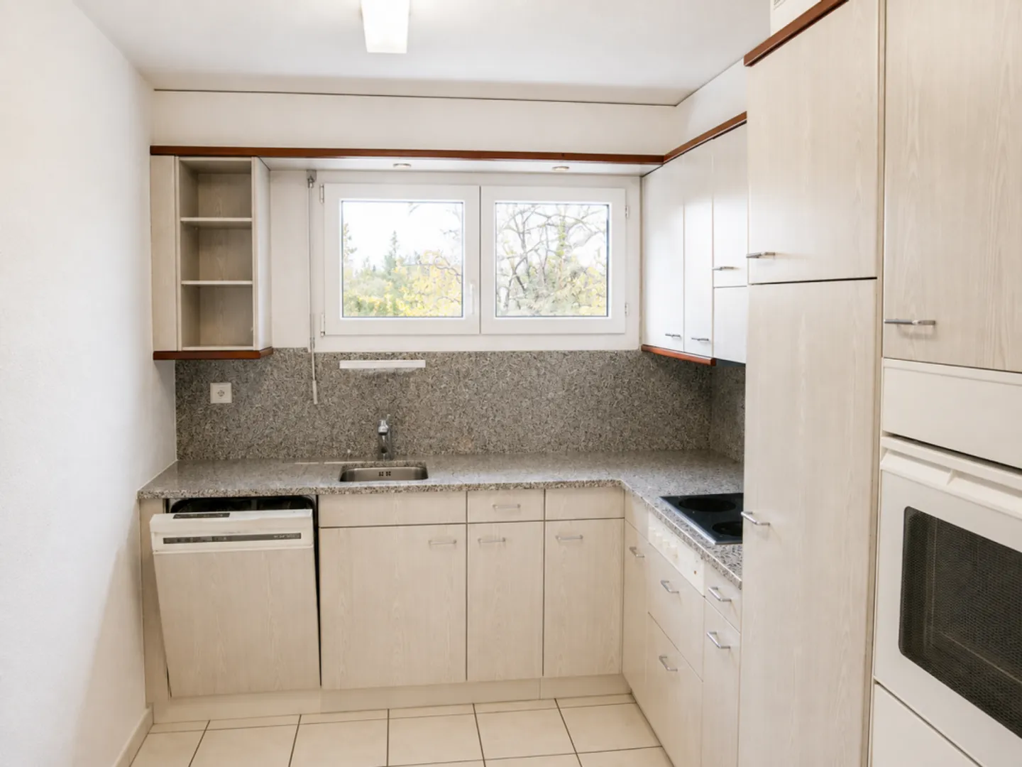 4½-Room Apartment in a Quiet Neighborhood, Near Bern - Photo 2 of 9