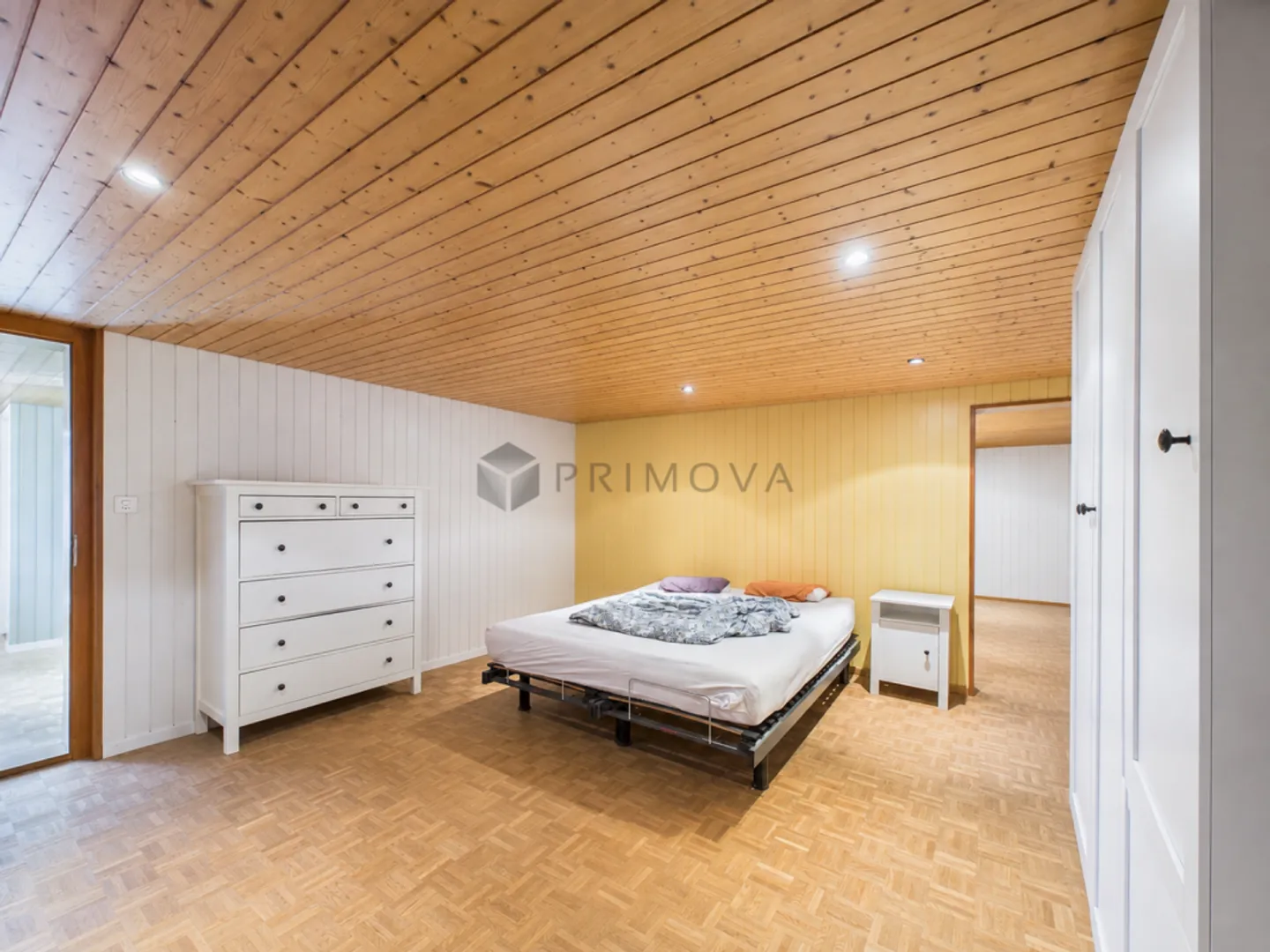 Modernisiertes Zweifamilienhaus mit Weitblick, Doppelgarage und viel Platz - Photo 9 of 13