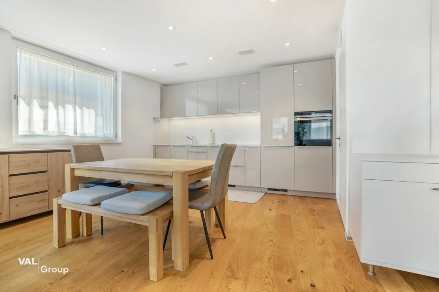 Modern Apartment in Central Naters - Photo 4 of 13
