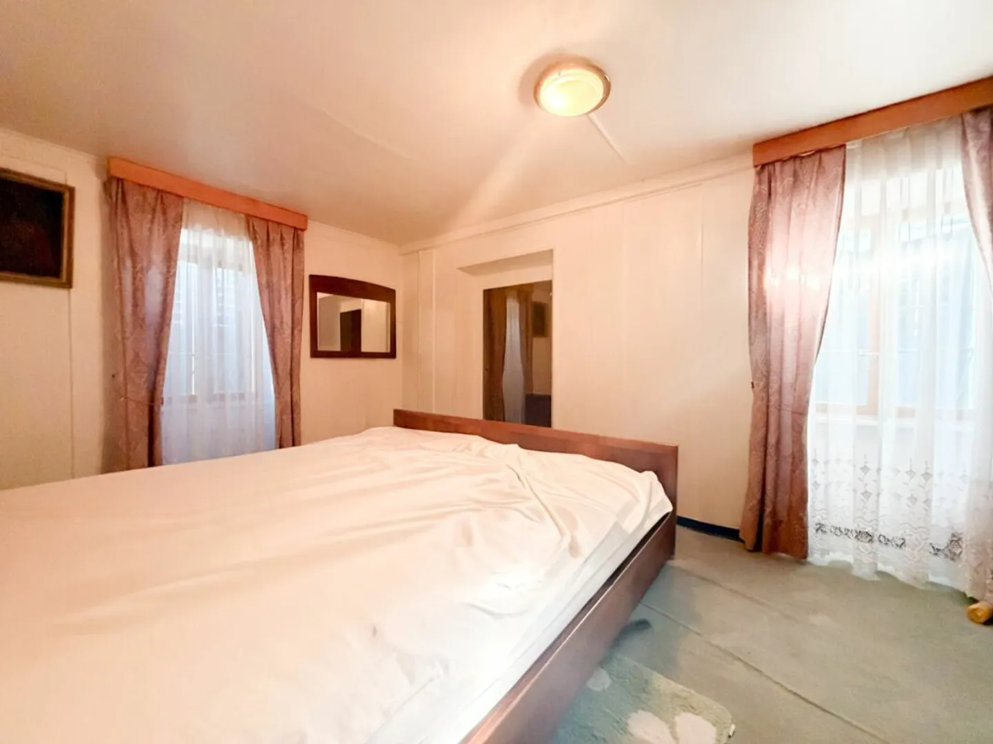 Multi-apartment village house in the center of Chippis - Photo 12 of 13