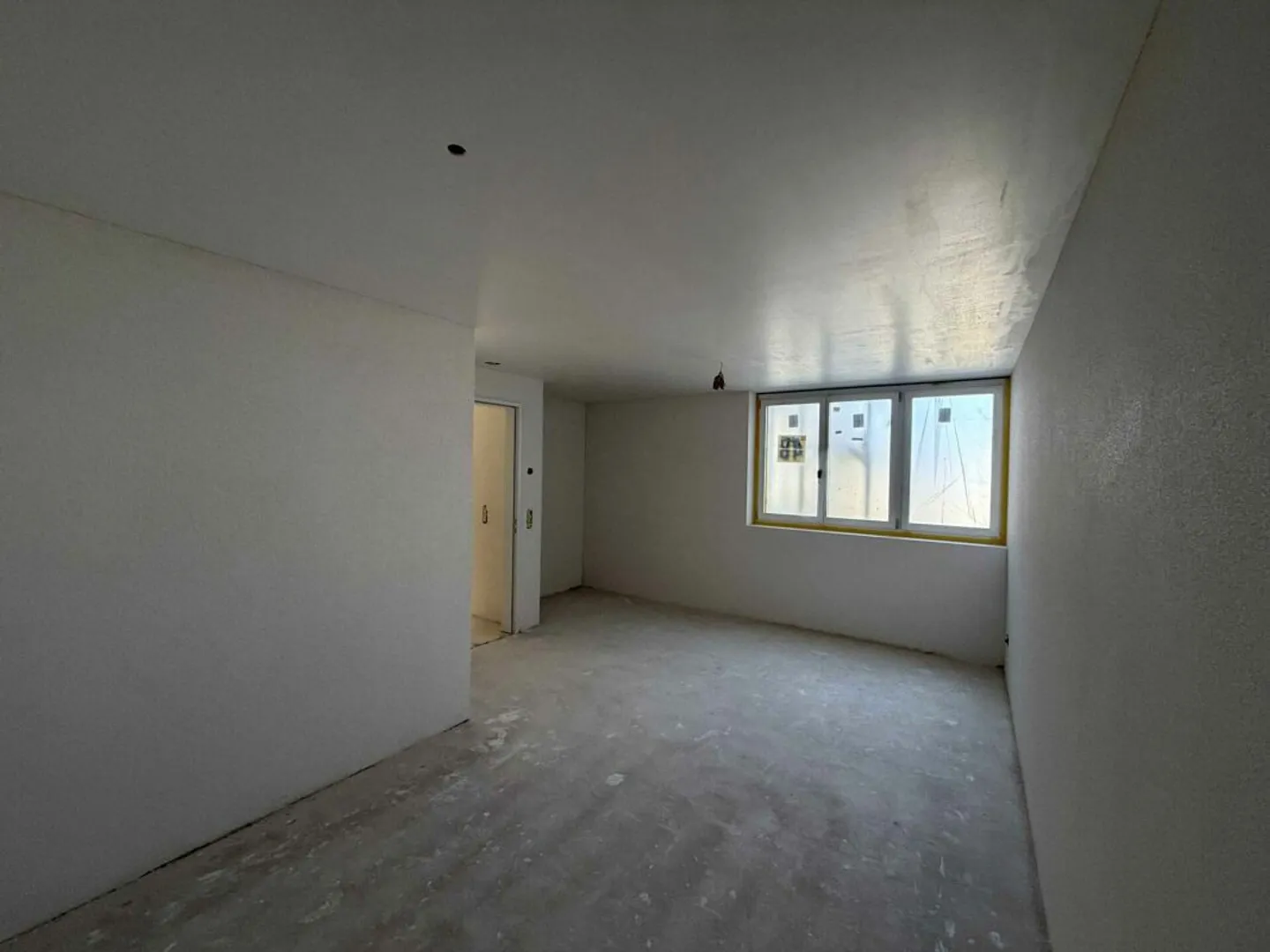 Available from June 2026: City Meets Nature - Your Dream Apartment in Flurlingen - Photo 4 of 13