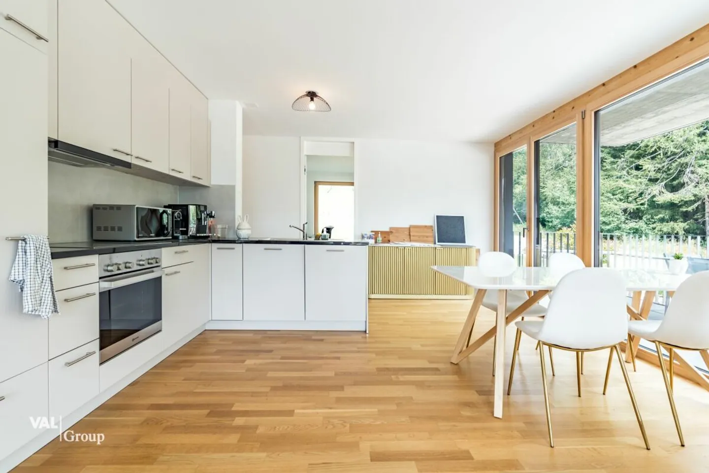 Bel contesto abitativo, spazioso e confortevole - Foto 3 di 11