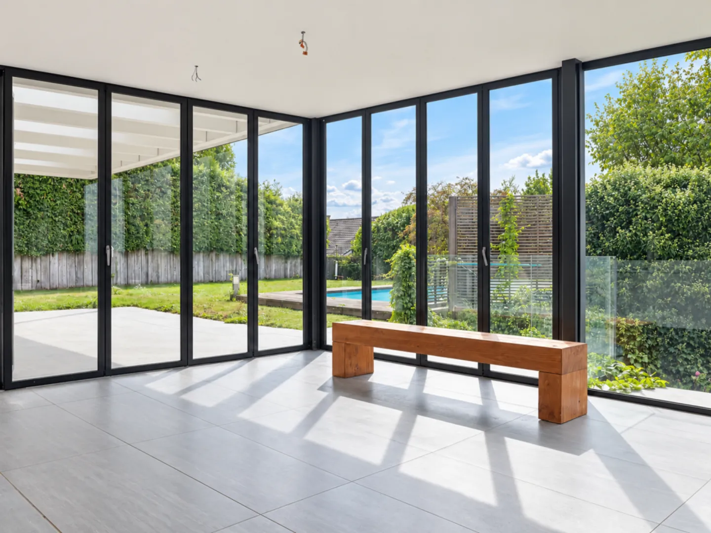 Maison individuelle spacieuse avec piscine et jardin - Vivre avec vue à Füllinsdorf - Photo 4 sur 13