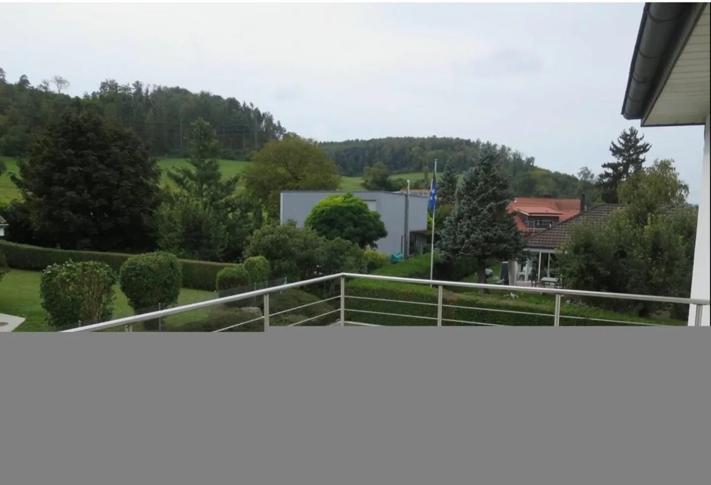 Ampia casa familiare con giardino - Foto 2 di 11