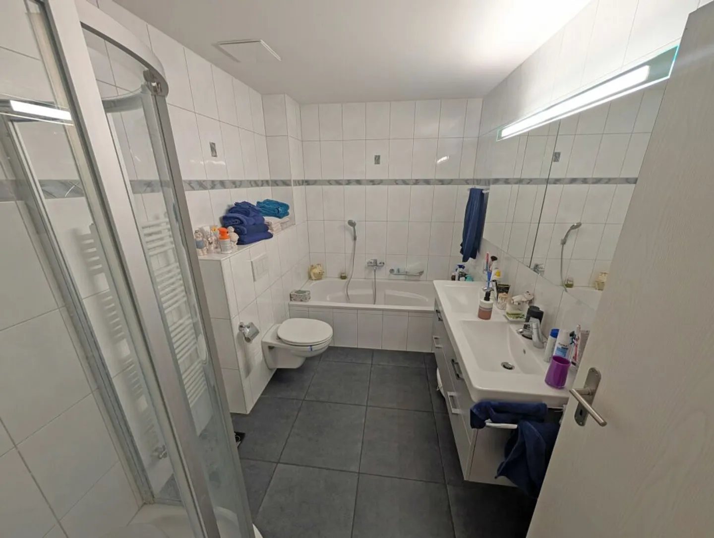 Bright garden apartment in the sought-after "Diamant" development - Photo 7 of 13