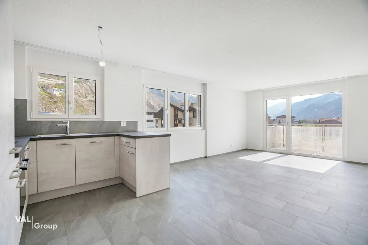 Stylish 3.5-room new apartment with panoramic view - modern architecture - Photo 3 of 13