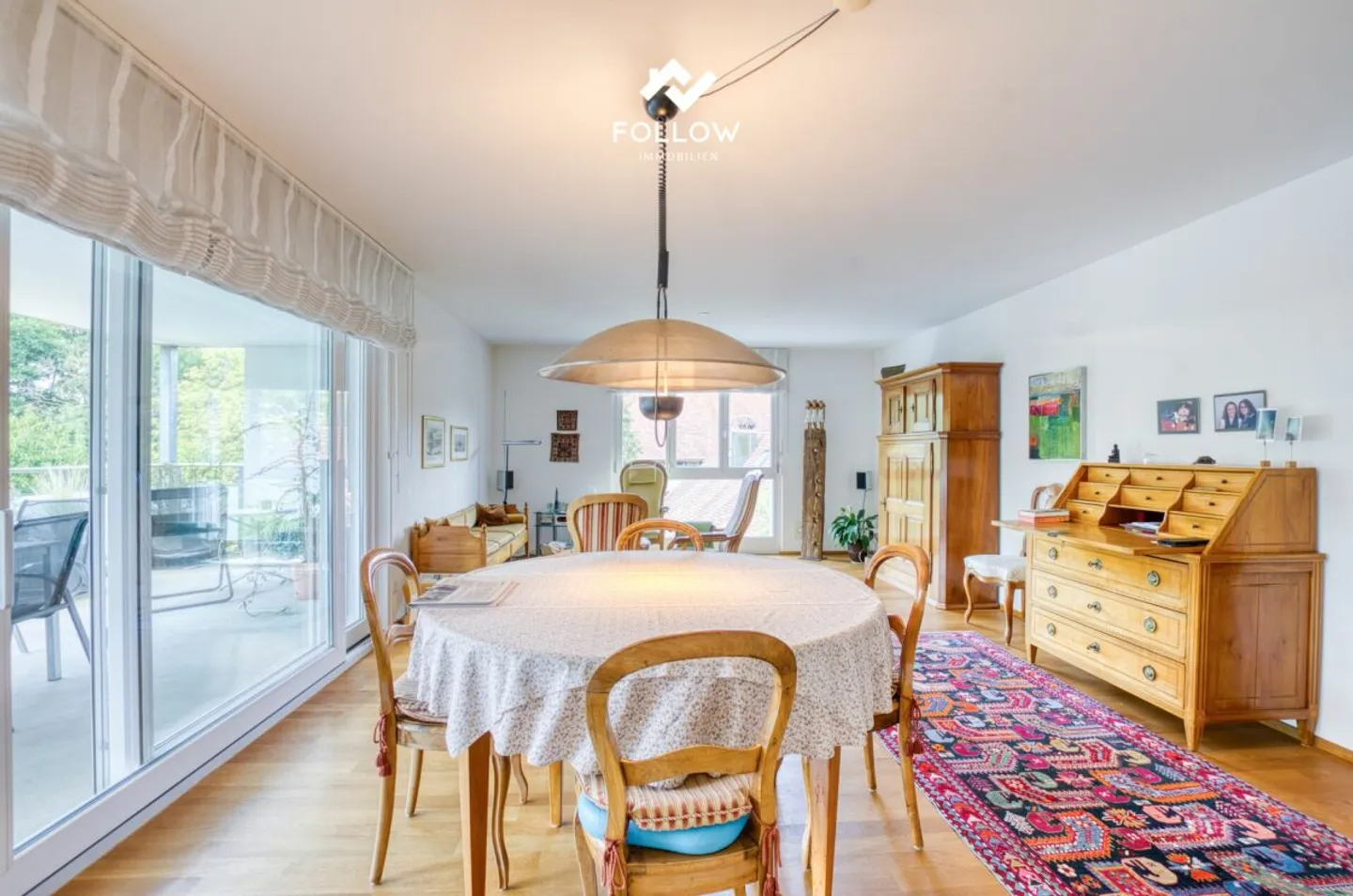 L'idillio incontra l'eleganza: Ampio appartamento di 4,5 stanze in una bella posizione verde - Foto 8 di 13